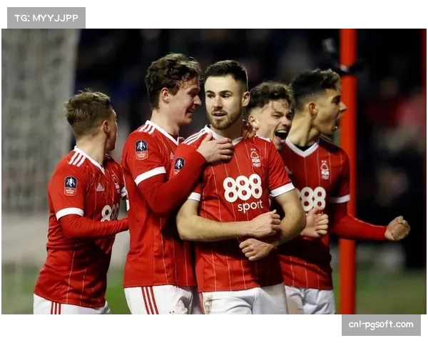 特写：冲突瞬间，诺丁汉森林与埃弗顿球员赛后发生大规模争执